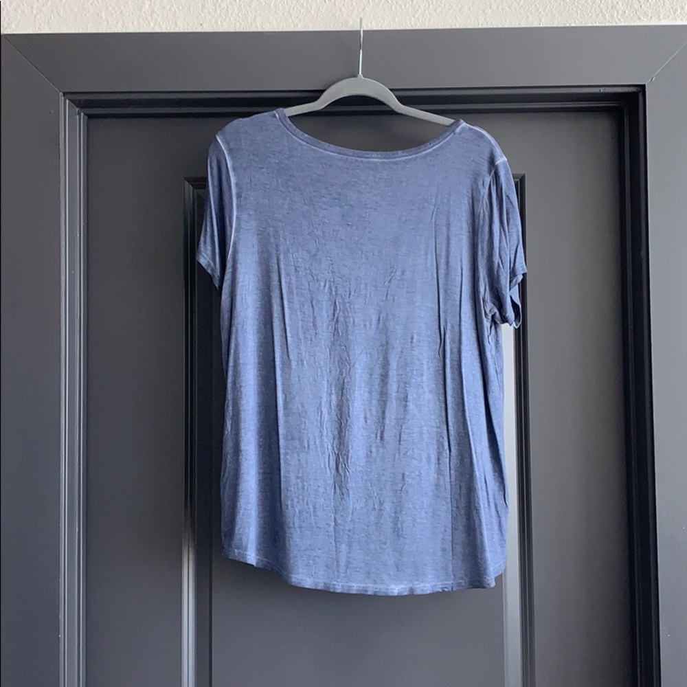 Casual Top - Picture 2 of 3